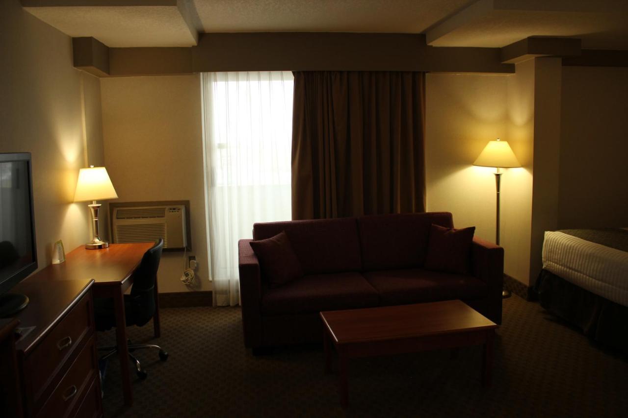 Ramada By Wyndham Edmonton South Hotel Exterior photo